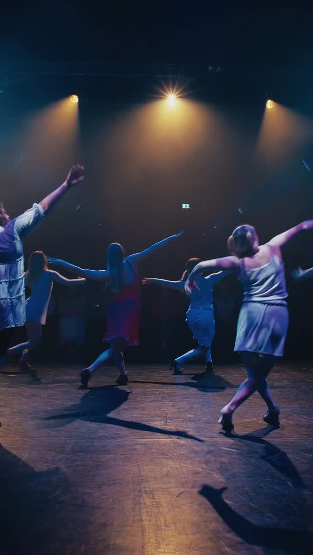 Hei 9-luokkalainen! Yhteishaku lähestyy. 🎭📚Haaveiletko lukio-opinnoista Tampereella? TYK tarjoaa opiskelijoille monipuolisia mahdollisuuksia toteuttaa itseään! 
TYKissä saat:

- toteuttaa itseäsi ilmaisutaitoaineissa! Kiinnostaisiko teatteri, tanssi, media, maskeeraus tai vaikkapa luova kirjoittaminen? 
- paperikirjat käyttöösi lähes kaikissa oppiaineissa!
- opiskella laajasti erilaisia luonnontieteitä!
- valita laajasta kielitarjonnasta itseäsi kiinnostavia kieliä! Houkutteleeko esimerkiksi espanjan, ranskan tai venäjän kieli?
- laajan tarjonnan reaaliaineita ja kertauskursseja yo-kirjoituksia varten!
- laadukasta kouluruokaa ja ilmaista aamupalaa!
- ympärillesi kannustavan ja rohkaisevan kouluyhteisön!

Yhteishaku alkaa helmikuussa. Lämpimästi tervetuloa TYKkiin ❤️

#tyktre #lukio #yhteishaku #yhteishaku2025