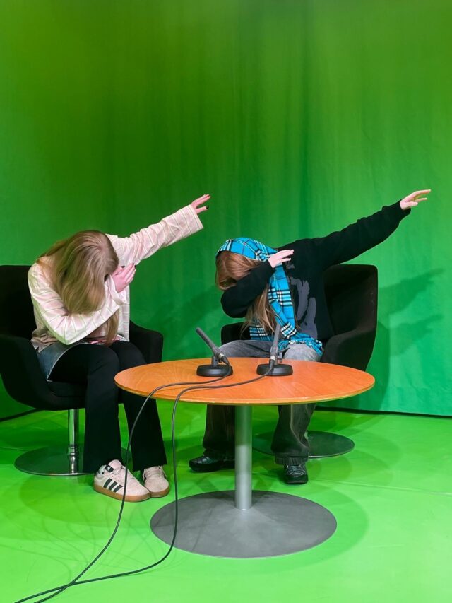 ENA5 visit to TUNI News Lab. An inspirational talk about media, journalism and society but also a sneak peek to studies at the university. Thank you! #tyktre