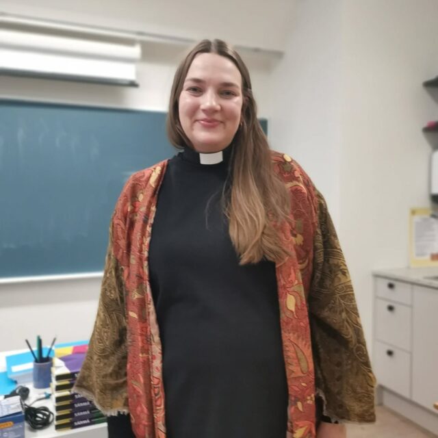 Viime viikolla pastori Reetta Peltola (@pastoreetta) kertoi tykkiläisille vuorovaikutuksesta ja viestinnästä työssään. Saimme kuulla sekä ammatin haastavista tilanteista että työhön liittyvästä ilosta.

Kiitos Reetta! Vuorovaikutuksen ja viestinnän teemavuosi jatkuu vireänä. 

#vuorovaikutus #viestintä