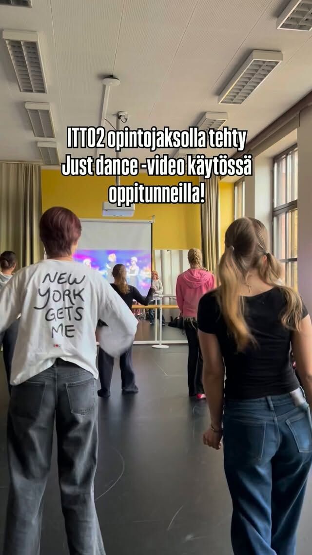 Aktiivisella opiskelupäivällä on useita positiivisia vaikutuksia! ✨ Alla listattuna muutamia todistettuja hyötyjä:
- Opiskelukyky ja viihtyvyys lisääntyvät 
- Oppiminen ja keskittyminen vahvistuvat 
- Osallisuus ja yhteisöllisyys lisääntyvät 
- Istumisen ja paikallaanolon tuottamat terveydelle haitalliset vaikutukset vähenevät 
- Opiskelu- ja työergonomiataidot paranevat 

Pysytään liikkeellä! 🕺🫶🏻

#tyktre #hyvinvointi #justdance