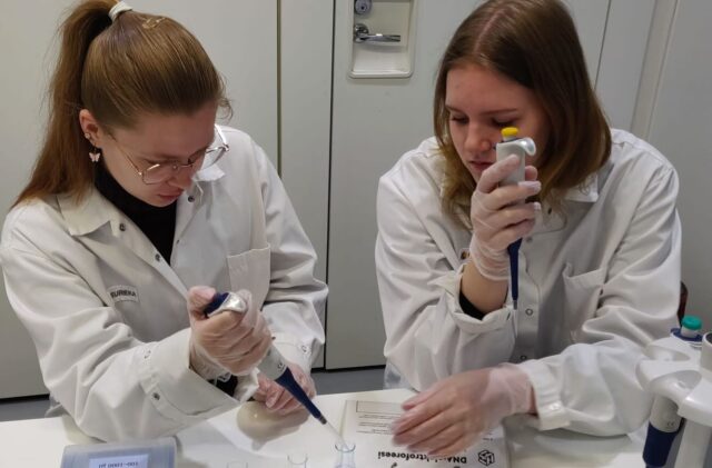 Tänä keväänä BI7-opintojaksolla tutkimme monipuolisesti biologian ihmeitä niin sisällä kuin ulkonakin. Mahtuipa ohjelmaan vielä Heurekan reissukin elektroforeesi-pajoineen! Lystiä tuntui kaikilla olevan! #tyktre