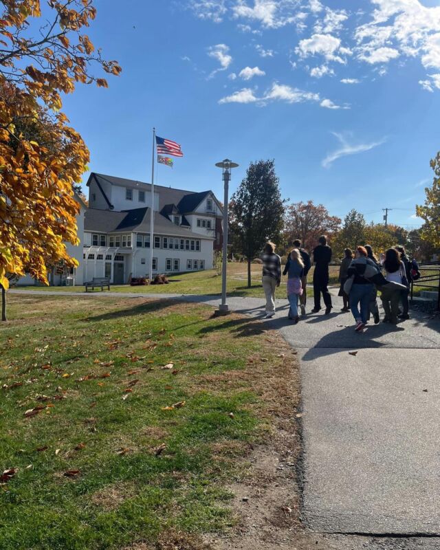 Koulumme pääsi mukaan Transatlantic Classroom Program-vaihtoon, joka mahdollistaa yhteistyön yhdysvaltalaisen koulun kanssa. Tässä tykkiläiset tutustuvat upeaan Walnut Hill School for the Arts-kampukseen, Natickissa, lähellä Bostonia.

Our school is taking part in a project called Transatlantic Classroom Program. It made it possible for us to work together with Walnut Hill School for the Arts in Natick, MA. Here we are, getting to know the school and campus area! #tyktre