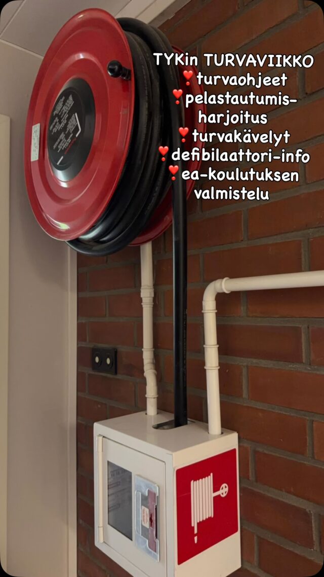 Kouluturvallisuus on meidän jokaisen asia. Voimme omalla käytöksellä ja havainnoinnilla vaikuttaa turvallisuuden tunteeseen koulussamme. 

Yllättäviin tilanteisiin varaudutaan harjoittelemalla. TYKin turvaviikko on lukuvuoden alussa.  Hienosti meni harjoitukset tänäkin vuonna❣️

P.S. Kurkistettiin turvakävelyllä myös opiskelijoita  askarruttavaan TYK-tunneliin. Löydätkö sen kelasta🤭