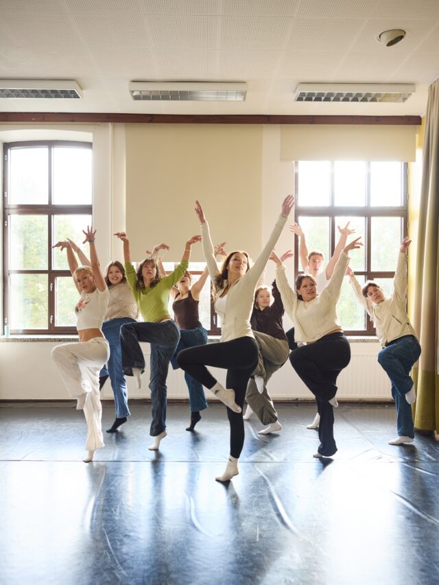 Uusi viikko, uudet muuvit! 🕺🏼 TYKissä toimii monia erilaisia kerhoja ja yksi niistä on maanantaisin kokoontuva tanssikerho. Tervetuloa tanssimaan ja mukaan myös muuhun kerhotoimintaan!

Hauskaa viikkoa kaikille! ✨
#tyktre #tanssi #tyktanssii