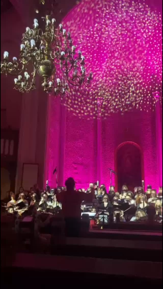 Perinteinen TYKin joulukonsertti keräsi taas kerran yhteen niin nykyisiä kuin entisiäkin TYKkiläisiä sekä muita hyvän musiikin ystäviä. Kiitos kaikille esiintyjille, opettajille ja yleisölle tunnelmallisesta illasta! ❤️

Upeiden esitysten ja yhteislaulujen saattelemana lähdemme viettämään ansaittua lomaa. Tammikuussa palataan työntouhuun! ✨

Rauhaisaa joulunaikaa ja onnea uuteen vuoteen! ✨❤️

#tyktre #tykjiulukonsertti